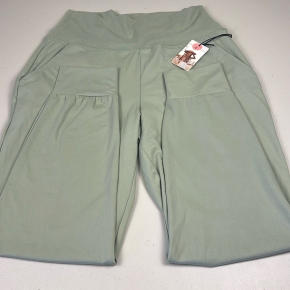 Sincerly Jules Pants - Sincerely Jules Lux High Waisted Jogger with Pockets. NWT!‎ Beautiful Jogger!